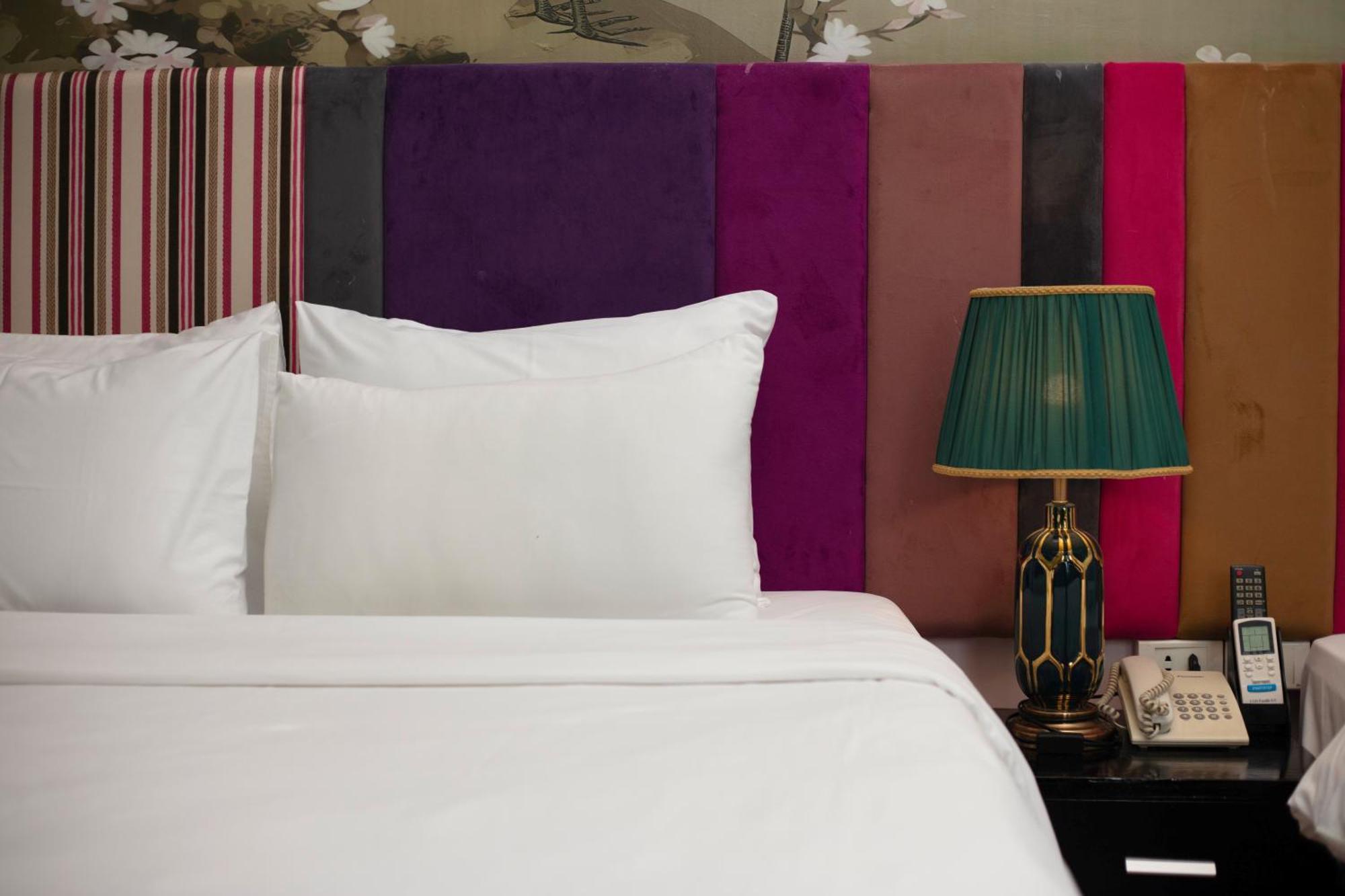 Madelise Amica Hotel And Travel Ханой Экстерьер фото