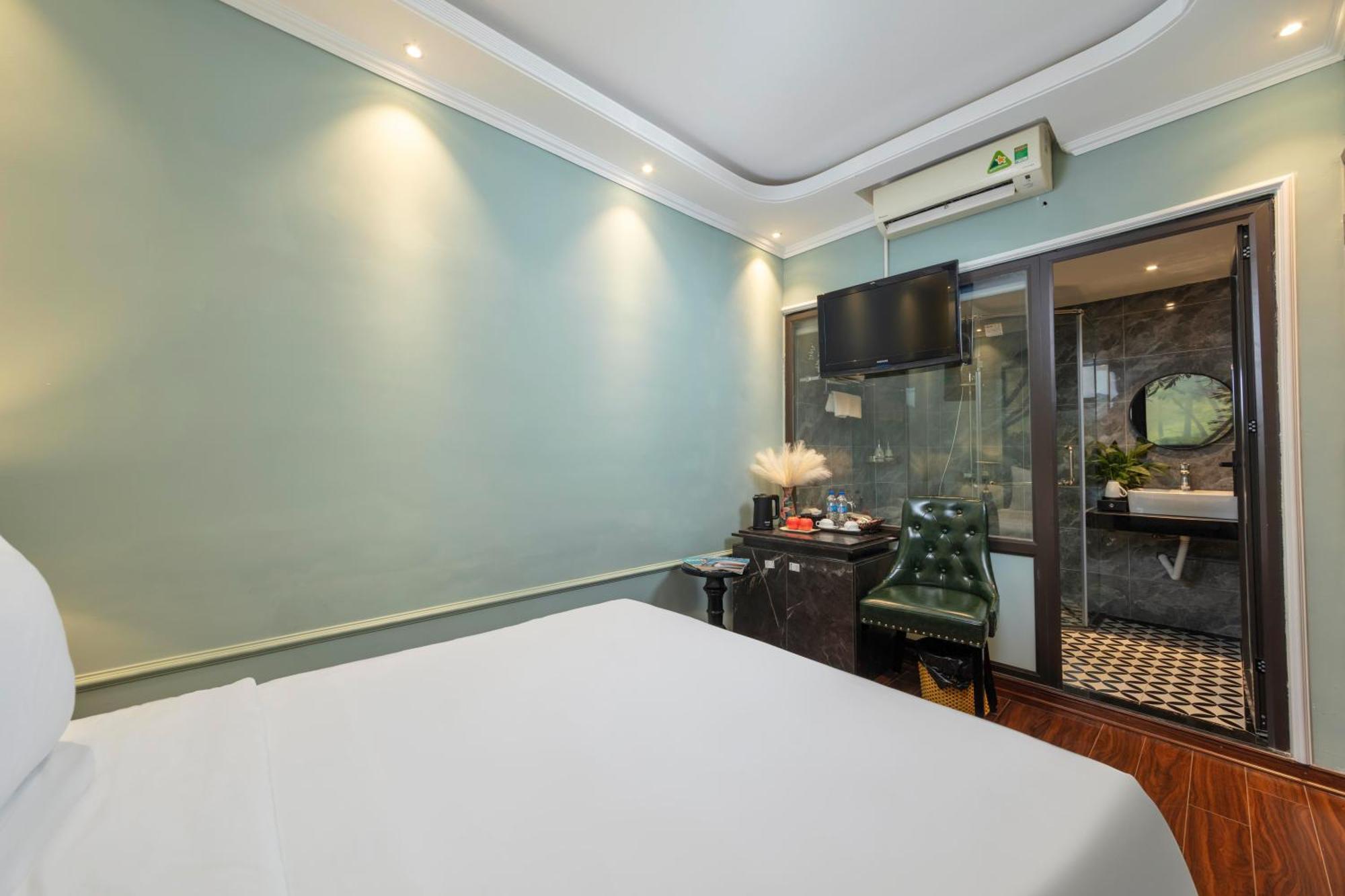 Madelise Amica Hotel And Travel Ханой Номер фото